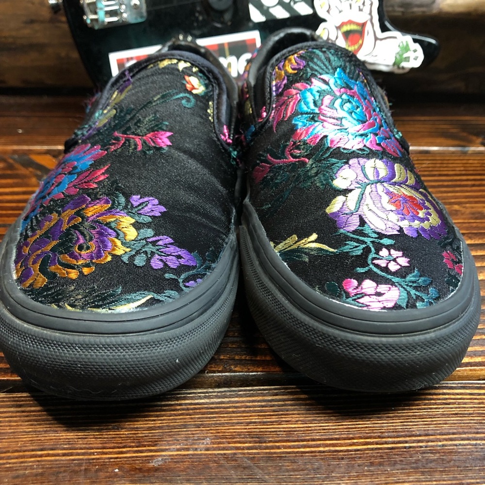 Vans Black Sneakers Classic Style - Picture 5 of 13